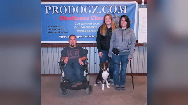Clients and dogs in a Prodogz Dog Training basic obedience class led by Jason Lake in Medford, Oregon on January 14, 2017