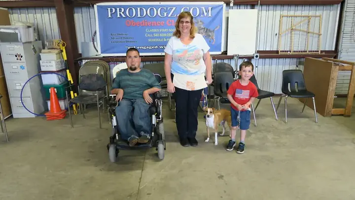 Clients and dogs in a Prodogz Dog Training basic obedience class led by Jason Lake in Medford, Oregon on April 10, 2017