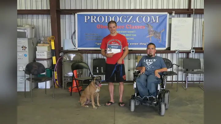 Clients and dogs in a Prodogz Dog Training basic obedience class led by Jason Lake in Medford, Oregon on July 31, 2017