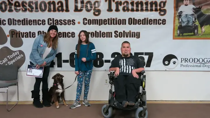 Clients and dogs in a Prodogz Dog Training basic obedience class led by Jason Lake in Medford, Oregon on March 25, 2019