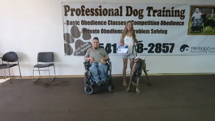 Clients and dogs in a Prodogz Dog Training basic obedience class led by Jason Lake in Medford, Oregon on July 22, 2019