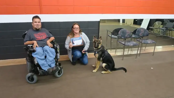 Clients and dogs in a Prodogz Dog Training basic obedience class led by Jason Lake in Medford, Oregon on October 14, 2019