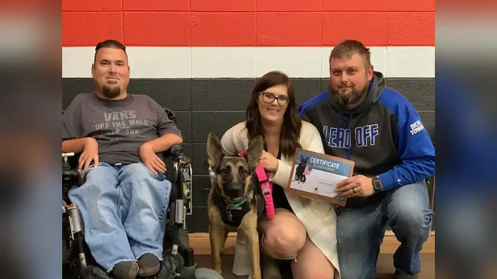Clients and dogs in a Prodogz Dog Training basic obedience class led by Jason Lake in Medford, Oregon on December 9, 2019