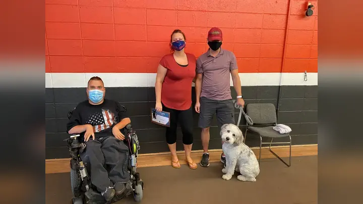 Clients and dogs in a Prodogz Dog Training basic obedience class led by Jason Lake in Medford, Oregon on August 17, 2020