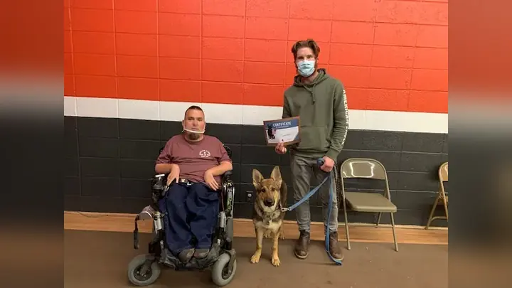 Clients and dogs in a Prodogz Dog Training basic obedience class led by Jason Lake in Medford, Oregon on March 3, 2021