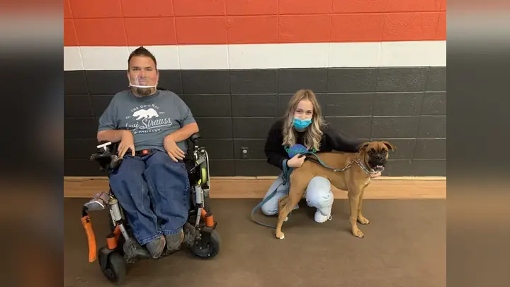 Clients and dogs in a Prodogz Dog Training basic obedience class led by Jason Lake in Medford, Oregon on September 13, 2021