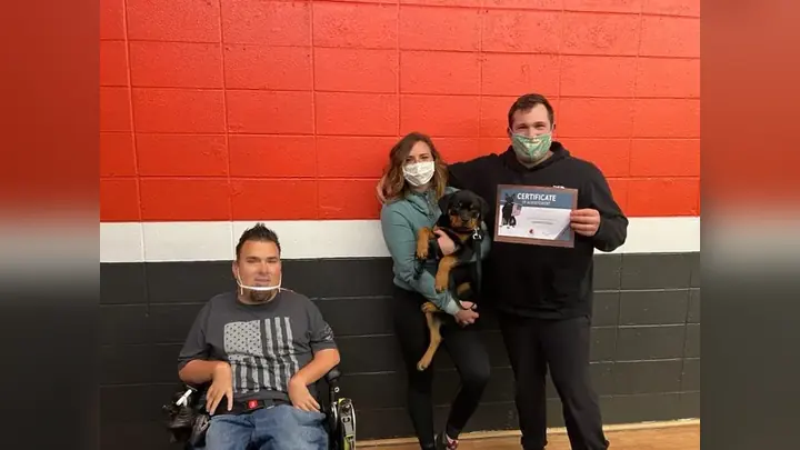 Clients and dogs in a Prodogz Dog Training basic obedience class led by Jason Lake in Medford, Oregon on January 3, 2022