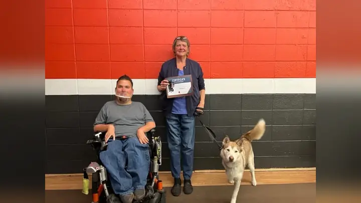 Clients and dogs in a Prodogz Dog Training basic obedience class led by Jason Lake in Medford, Oregon on February 7, 2022