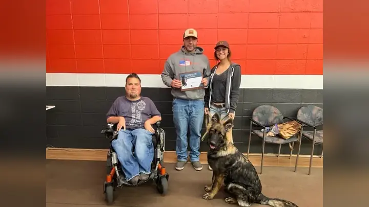 Clients and dogs in a Prodogz Dog Training basic obedience class led by Jason Lake in Medford, Oregon on March 7, 2022