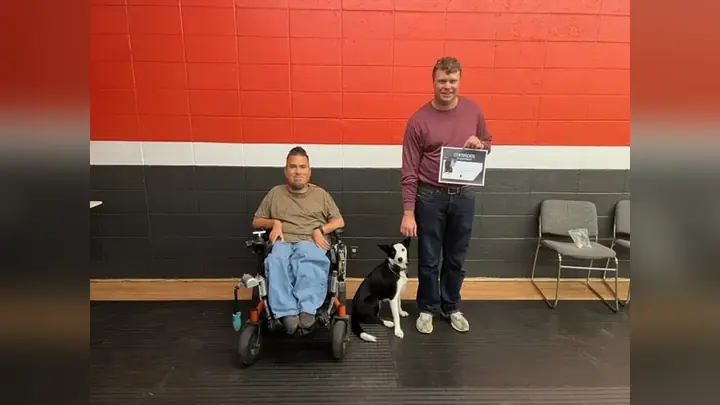 Clients and dogs in a Prodogz Dog Training basic obedience class led by Jason Lake in Medford, Oregon on October 24, 2022