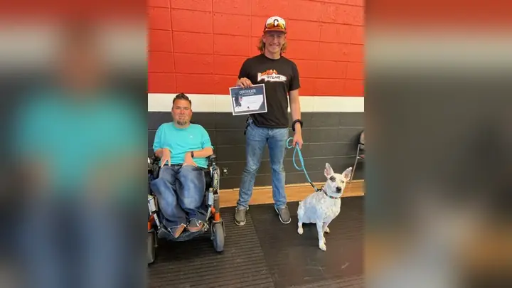Clients and dogs in a Prodogz Dog Training basic obedience class led by Jason Lake in Medford, Oregon on March 20, 2023