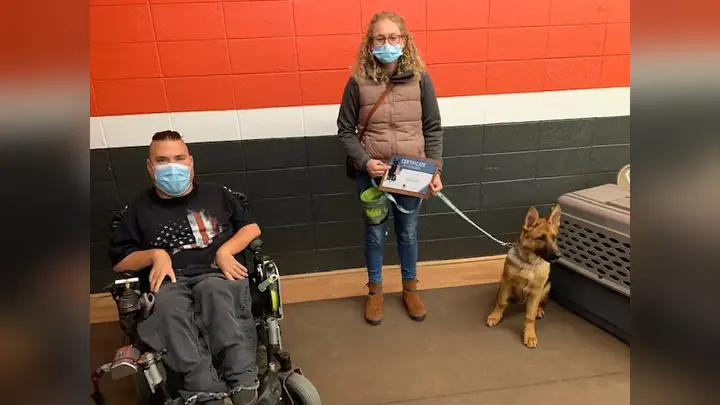 Clients and dogs in a Prodogz Dog Training puppy class led by Jason Lake in Medford, Oregon on November 20, 2020