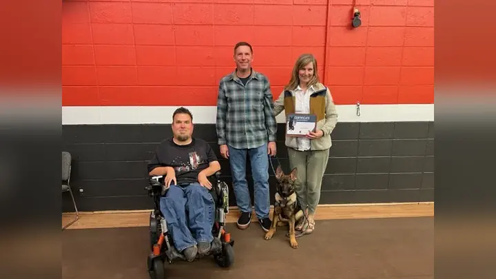 Clients and dogs in a Prodogz Dog Training puppy class led by Jason Lake in Medford, Oregon on November 26, 2021