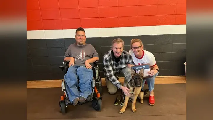 Clients and dogs in a Prodogz Dog Training puppy class led by Jason Lake in Medford, Oregon on April 1, 2022