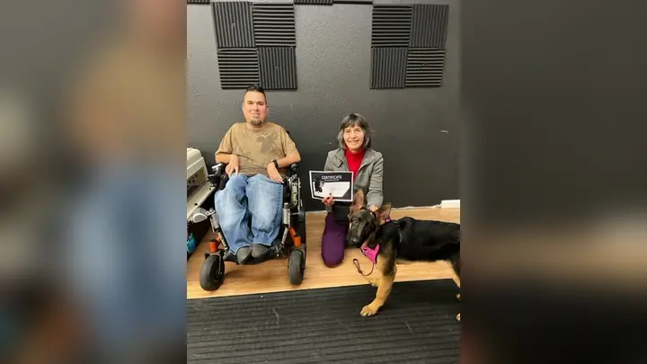 Clients and dogs in a Prodogz Dog Training puppy class led by Jason Lake in Medford, Oregon on December 16, 2022
