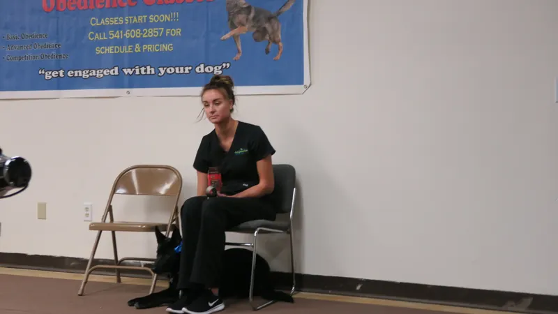 Clients and dogs in a Prodogz Dog Training basic obedience class led by Jason Lake in Medford, Oregon — November 6, 2017, photo 11
