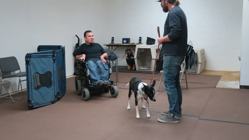Clients and dogs in a Prodogz Dog Training basic obedience class led by Jason Lake in Medford, Oregon — January 1, 2018, photo 6