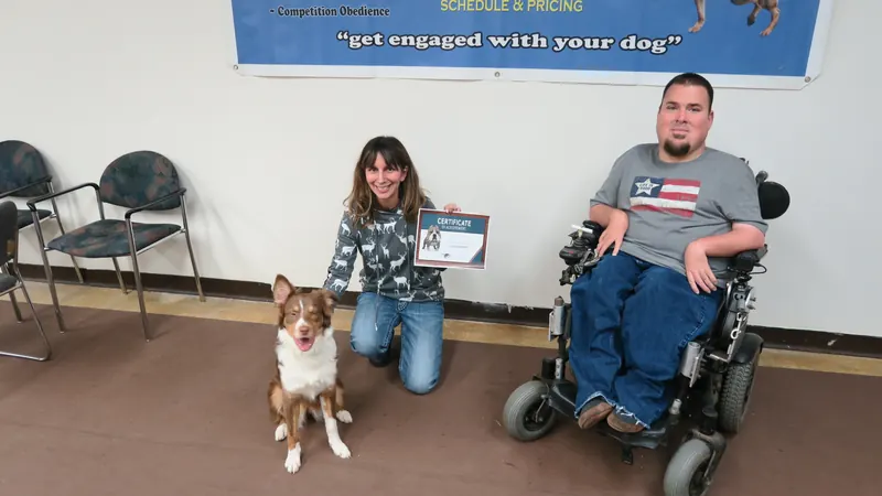 Clients and dogs in a Prodogz Dog Training basic obedience class led by Jason Lake in Medford, Oregon — January 29, 2018, photo 17