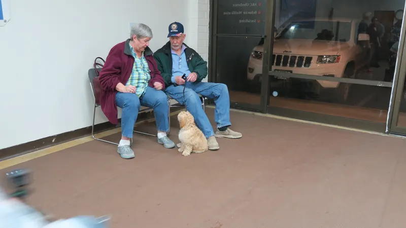 Clients and dogs in a Prodogz Dog Training basic obedience class led by Jason Lake in Medford, Oregon — February 5, 2018, photo 19