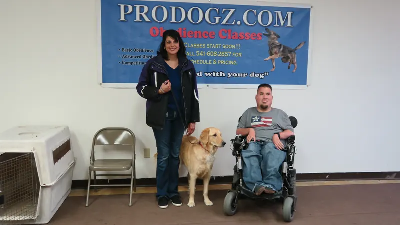 Clients and dogs in a Prodogz Dog Training basic obedience class led by Jason Lake in Medford, Oregon — March 26, 2018, photo 23