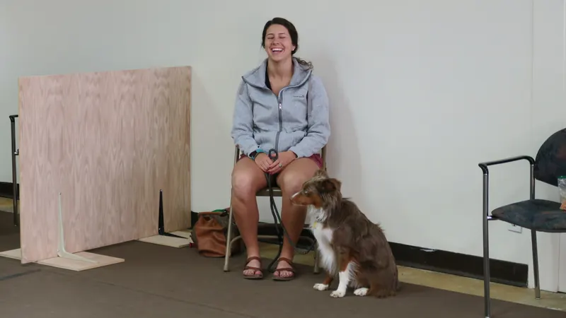 Clients and dogs in a Prodogz Dog Training basic obedience class led by Jason Lake in Medford, Oregon — April 23, 2018, photo 17