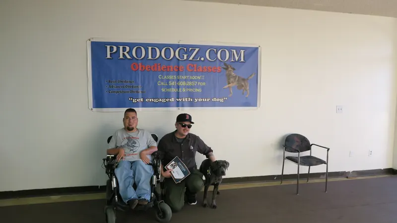 Clients and dogs in a Prodogz Dog Training basic obedience class led by Jason Lake in Medford, Oregon — April 23, 2018, photo 19