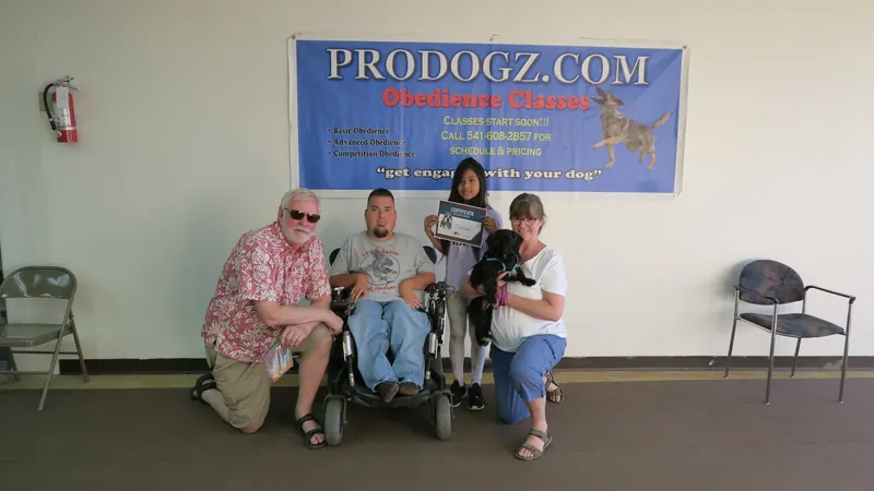 Clients and dogs in a Prodogz Dog Training basic obedience class led by Jason Lake in Medford, Oregon — April 23, 2018, photo 20