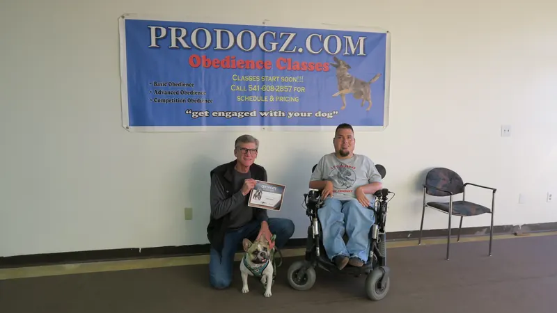 Clients and dogs in a Prodogz Dog Training basic obedience class led by Jason Lake in Medford, Oregon — April 23, 2018, photo 25