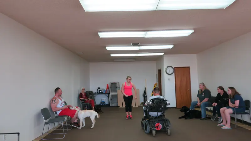 Clients and dogs in a Prodogz Dog Training basic obedience class led by Jason Lake in Medford, Oregon — May 21, 2018, photo 2