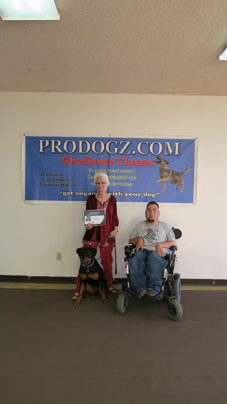 Clients and dogs in a Prodogz Dog Training basic obedience class led by Jason Lake in Medford, Oregon — May 21, 2018, photo 13