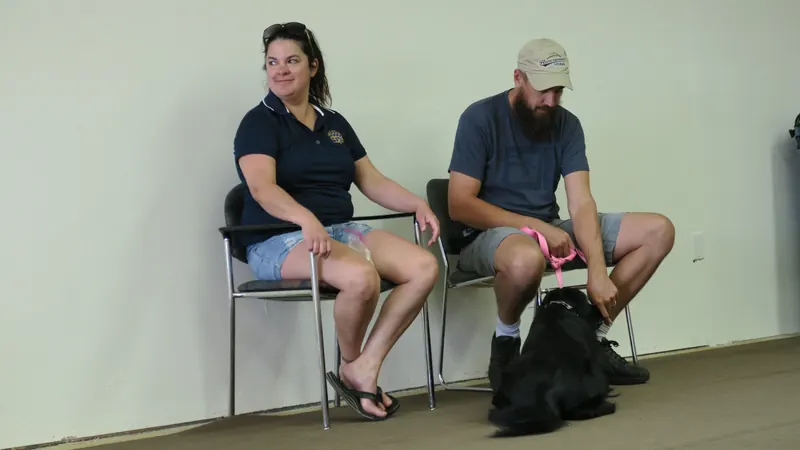 Clients and dogs in a Prodogz Dog Training basic obedience class led by Jason Lake in Medford, Oregon — June 25, 2018, photo 4