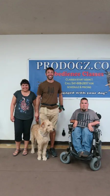 Clients and dogs in a Prodogz Dog Training basic obedience class led by Jason Lake in Medford, Oregon — September 24, 2018, photo 22