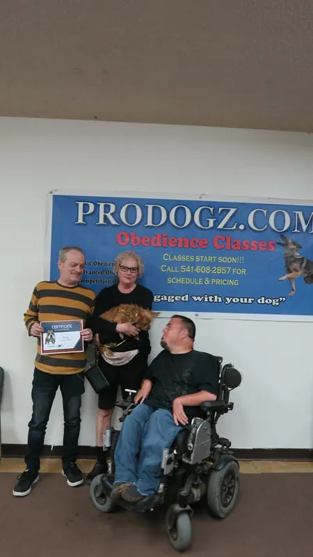 Clients and dogs in a Prodogz Dog Training basic obedience class led by Jason Lake in Medford, Oregon — October 22, 2018, photo 32