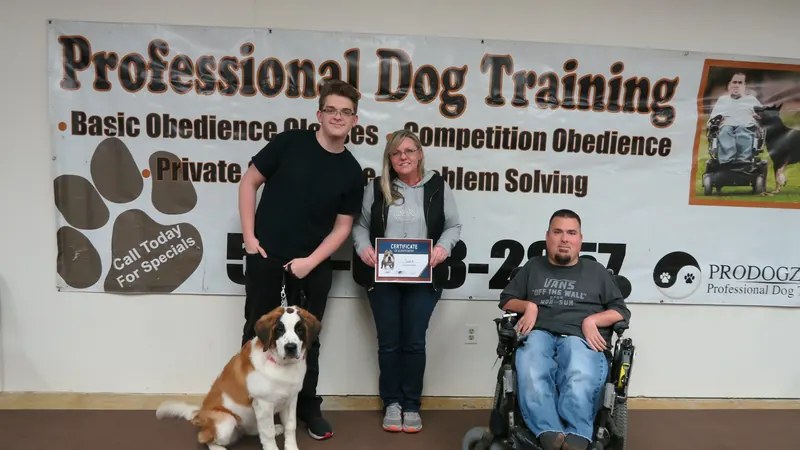 Clients and dogs in a Prodogz Dog Training basic obedience class led by Jason Lake in Medford, Oregon — January 28, 2019, photo 22