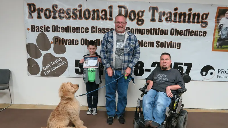 Clients and dogs in a Prodogz Dog Training basic obedience class led by Jason Lake in Medford, Oregon — January 28, 2019, photo 23