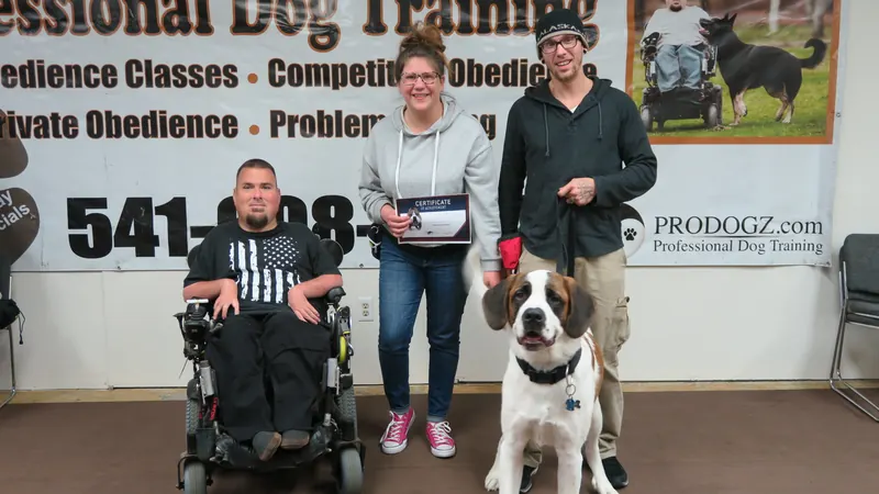 Clients and dogs in a Prodogz Dog Training basic obedience class led by Jason Lake in Medford, Oregon — March 25, 2019, photo 14