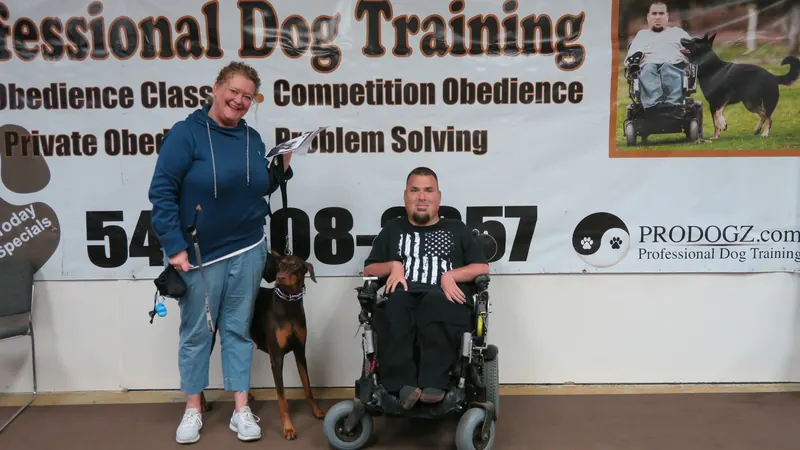 Clients and dogs in a Prodogz Dog Training basic obedience class led by Jason Lake in Medford, Oregon — March 25, 2019, photo 15