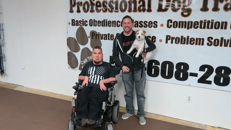 Clients and dogs in a Prodogz Dog Training basic obedience class led by Jason Lake in Medford, Oregon — March 25, 2019, photo 20