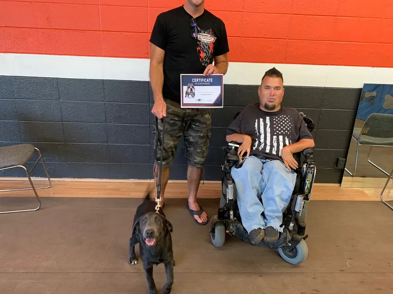 Clients and dogs in a Prodogz Dog Training basic obedience class led by Jason Lake in Medford, Oregon — August 19, 2019, photo 3