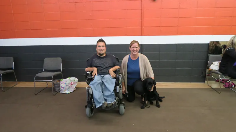 Clients and dogs in a Prodogz Dog Training basic obedience class led by Jason Lake in Medford, Oregon — September 16, 2019, photo 1