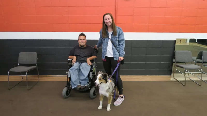 Clients and dogs in a Prodogz Dog Training basic obedience class led by Jason Lake in Medford, Oregon — September 16, 2019, photo 4