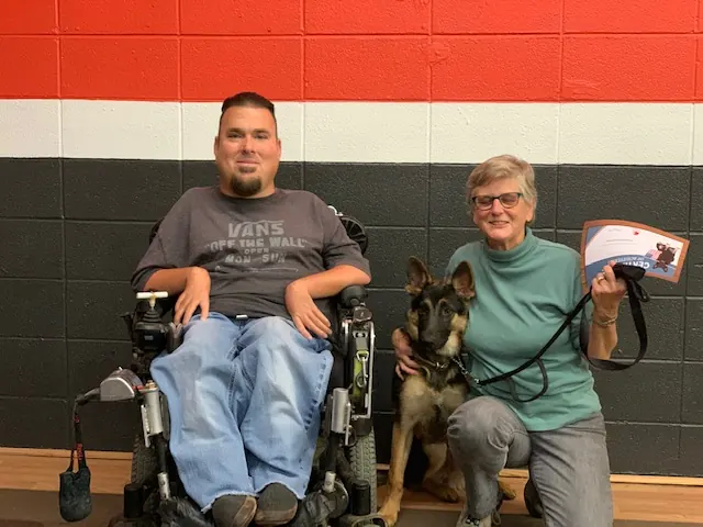 Clients and dogs in a Prodogz Dog Training basic obedience class led by Jason Lake in Medford, Oregon — December 9, 2019, photo 1