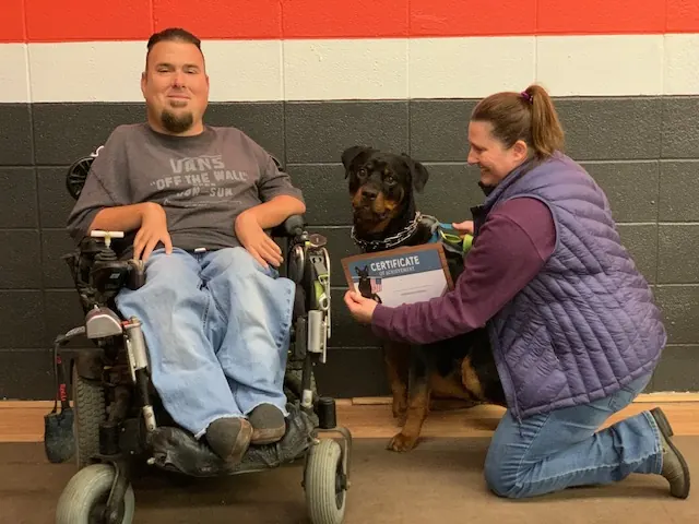 Clients and dogs in a Prodogz Dog Training basic obedience class led by Jason Lake in Medford, Oregon — December 9, 2019, photo 6