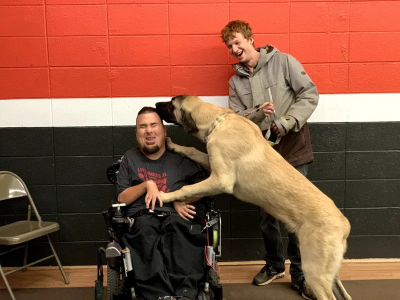 Clients and dogs in a Prodogz Dog Training basic obedience class led by Jason Lake in Medford, Oregon — January 7, 2020, photo 4