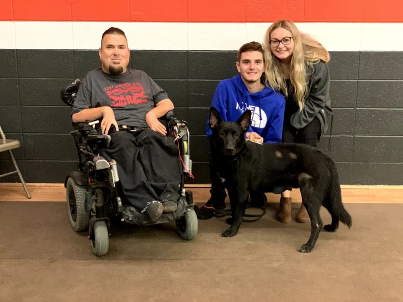 Clients and dogs in a Prodogz Dog Training basic obedience class led by Jason Lake in Medford, Oregon — January 7, 2020, photo 7