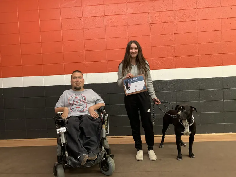 Clients and dogs in a Prodogz Dog Training basic obedience class led by Jason Lake in Medford, Oregon — March 2, 2020, photo 6