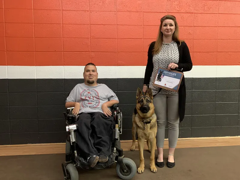 Clients and dogs in a Prodogz Dog Training basic obedience class led by Jason Lake in Medford, Oregon — March 2, 2020, photo 9