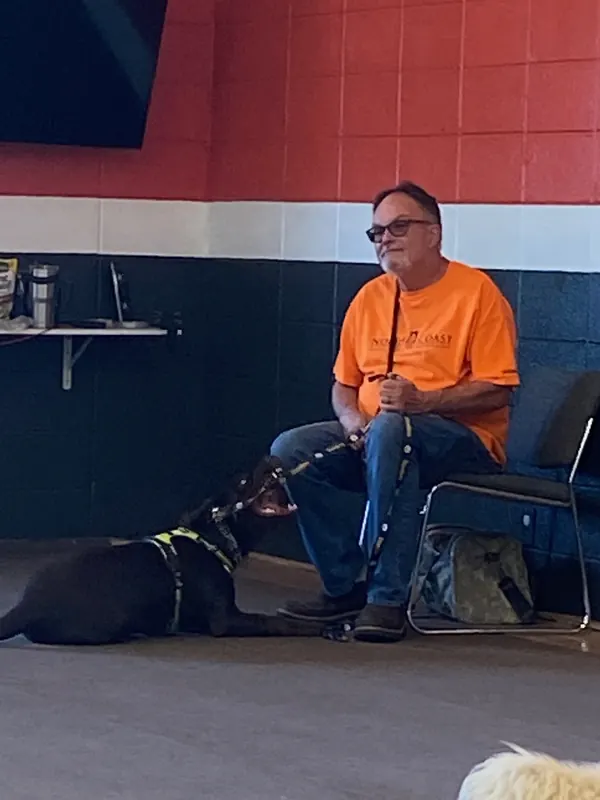 Clients and dogs in a Prodogz Dog Training basic obedience class led by Jason Lake in Medford, Oregon — June 1, 2020, photo 9