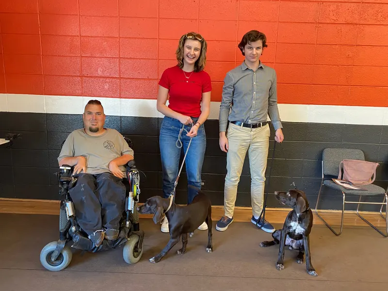 Clients and dogs in a Prodogz Dog Training basic obedience class led by Jason Lake in Medford, Oregon — June 22, 2020, photo 10