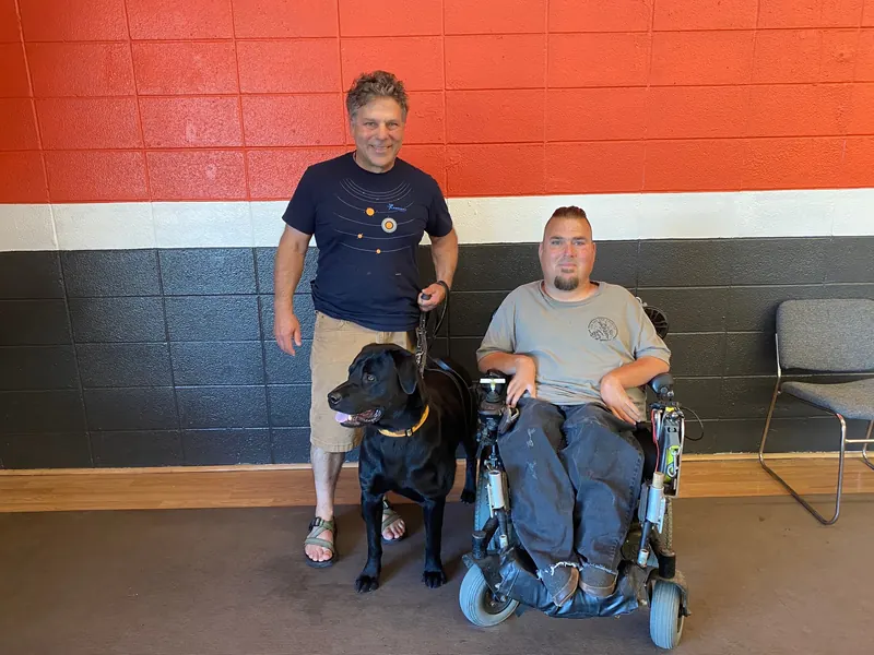 Clients and dogs in a Prodogz Dog Training basic obedience class led by Jason Lake in Medford, Oregon — June 22, 2020, photo 14